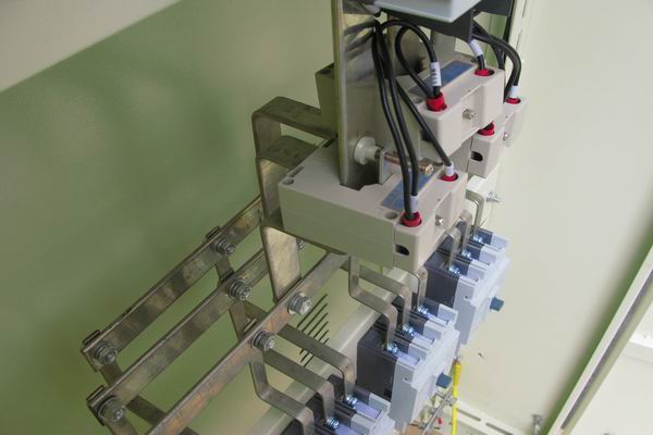 克东配电柜-应急照明配电柜使用对工作人员的具